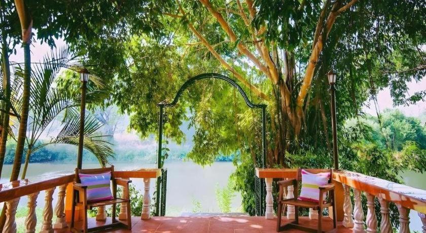 Natural Park Resort De Wang Thong Пхитсанулок Экстерьер фото