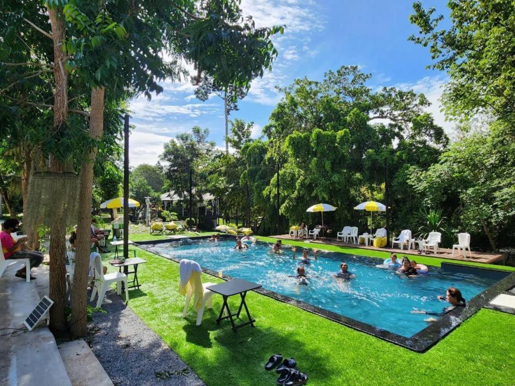 Natural Park Resort De Wang Thong Пхитсанулок Экстерьер фото